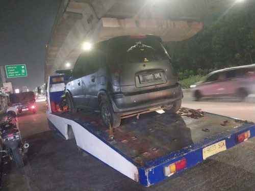 mobil rusak